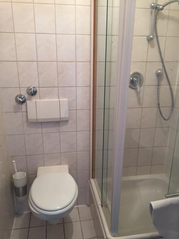 Sersheim Motels21 الغرفة الصورة