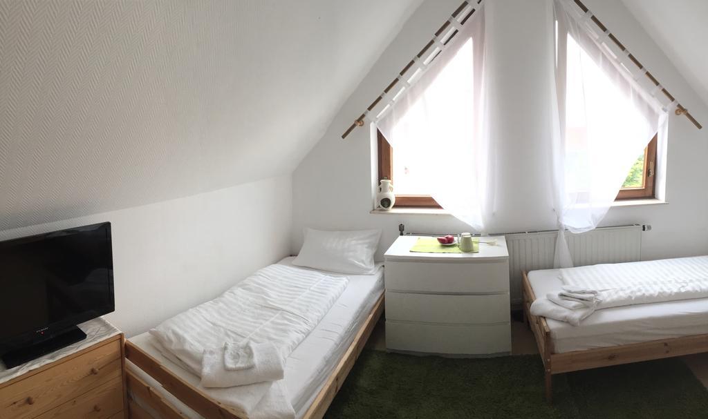 Sersheim Motels21 الغرفة الصورة